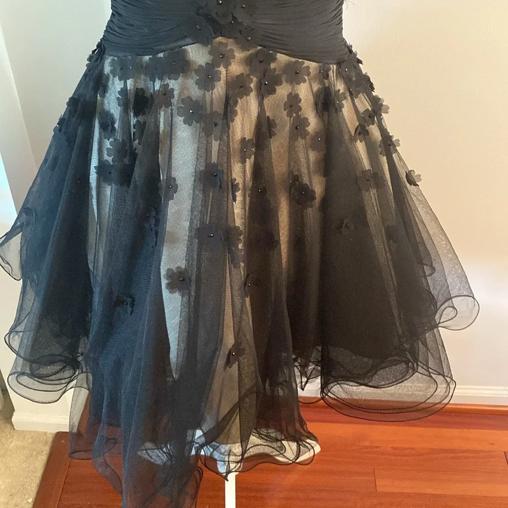 Tony Bowls size 4 party/prom dress - Picture 3 of 13